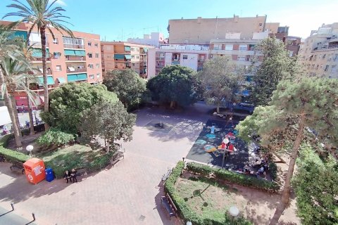 Huoneisto vuokrattavana Alicante, Espanja, 1 makuuhuone, 82 m2 No. 142645 - kuva 5