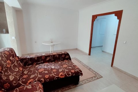 Huoneisto vuokrattavana Alicante, Espanja, 1 makuuhuone, 82 m2 No. 142645 - kuva 3