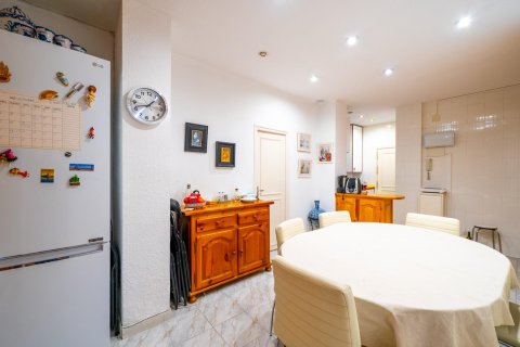 Продажа квартиры в Мадрид, Испания 3 спальни, 163м2 №142649 - фото 16