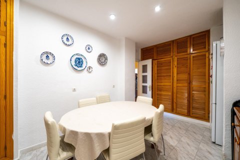 Продажа квартиры в Мадрид, Испания 3 спальни, 163м2 №142649 - фото 18