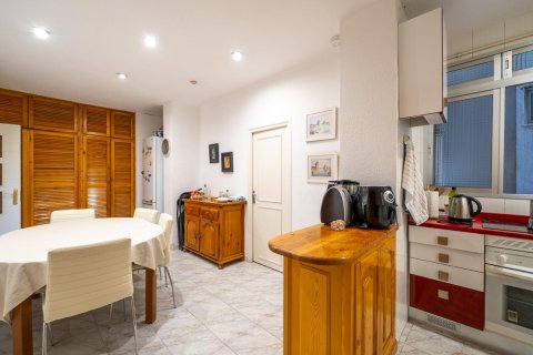 Продажа квартиры в Мадрид, Испания 3 спальни, 163м2 №142649 - фото 19