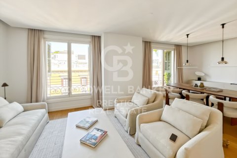 Huoneisto myytävänä Barcelona, Espanja, 2 makuuhuonetta, 144 m2 No. 160286 - kuva 5