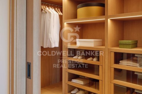 Huoneisto myytävänä Barcelona, Espanja, 2 makuuhuonetta, 292 m2 No. 160285 - kuva 9