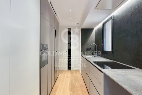 Huoneisto myytävänä Barcelona, Espanja, 2 makuuhuonetta, 144 m2 No. 160287 - kuva 12