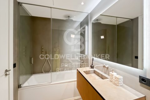 Huoneisto myytävänä Barcelona, Espanja, 2 makuuhuonetta, 144 m2 No. 160287 - kuva 22