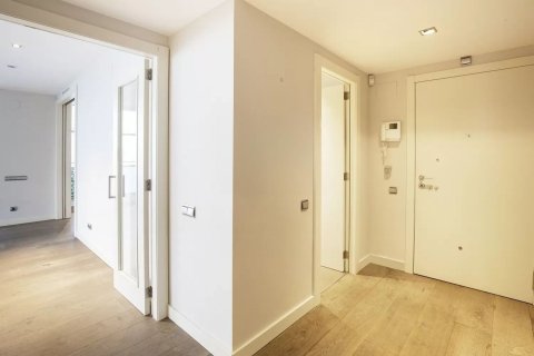 Huoneisto myytävänä Barcelona, Espanja, 3 makuuhuonetta, 120 m2 No. 166248 - kuva 12