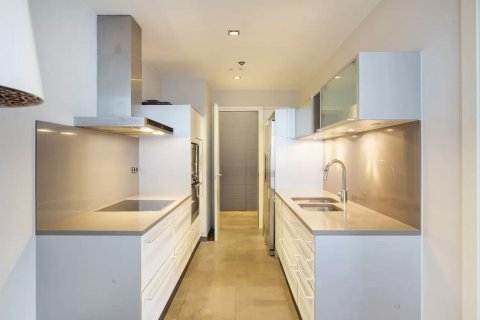 Huoneisto myytävänä Barcelona, Espanja, 3 makuuhuonetta, 120 m2 No. 166248 - kuva 8