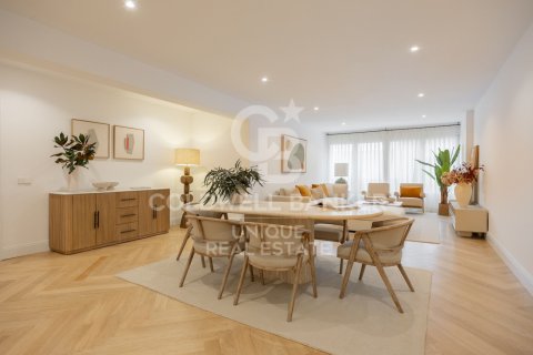 Apartment à vendre à Madrid, Espagne, 3 chambres, 200 m2 No. 157319 - photo 2