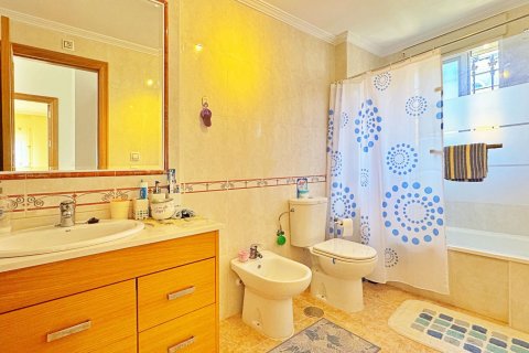 Tvåvåningslägenhet till salu i Villamartin, Alicante, Spanien 3 sovrum, 98 kvm. Nr. 154513 - foto 30