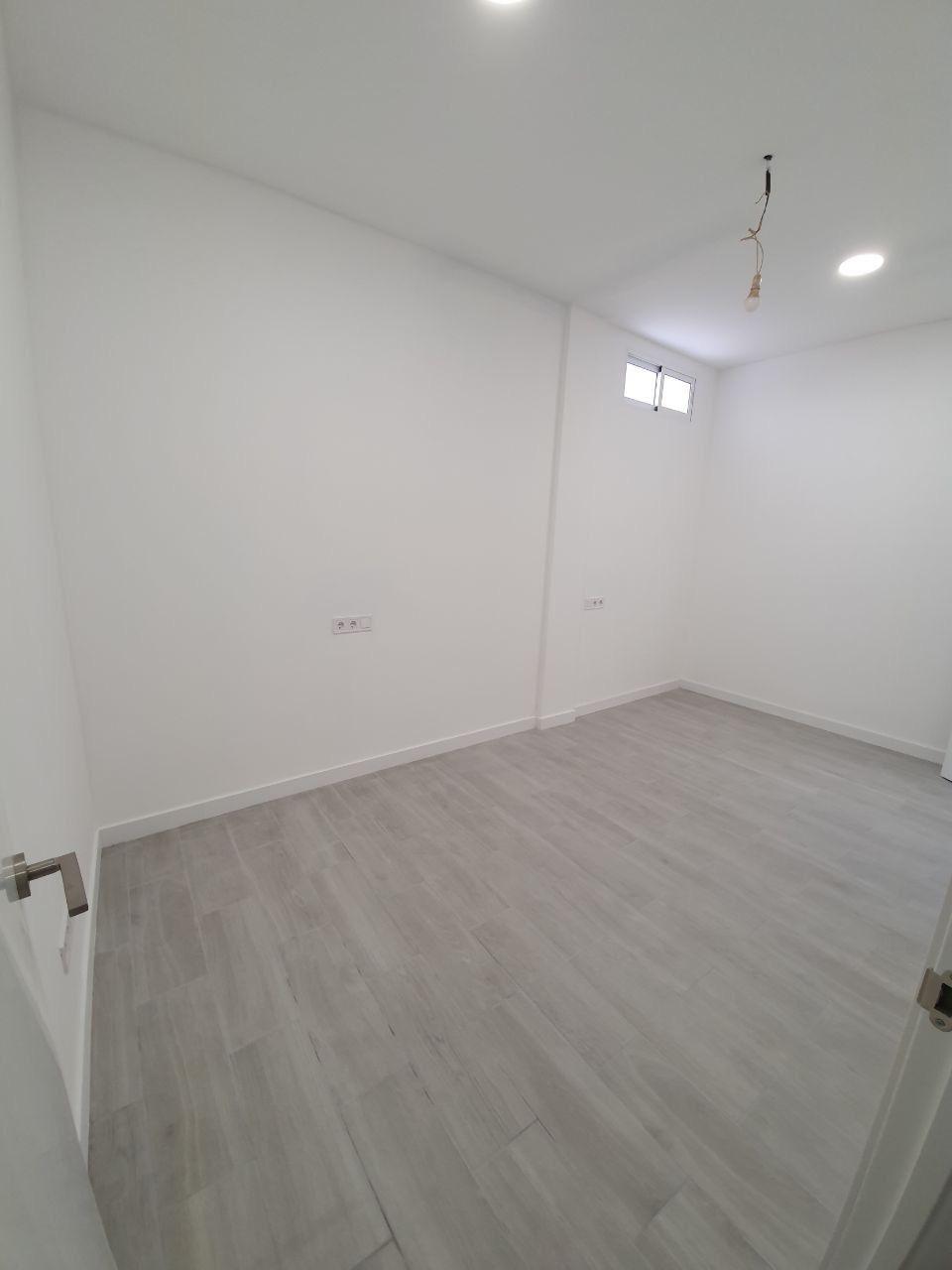 Oficina en Alicante, España 102 m2 No. 182789