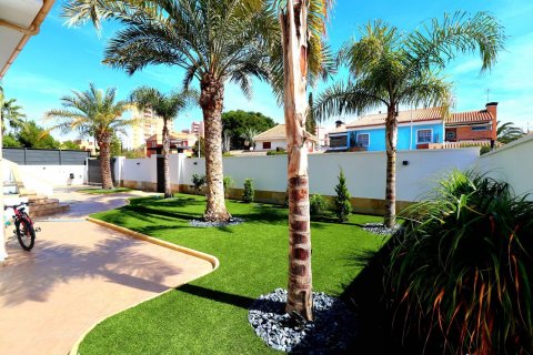 Villa for sale Dehesa De Campoamor, Alicante, Spain 5 bedrooms, 250 sq.m. No. 119159 - photo 13