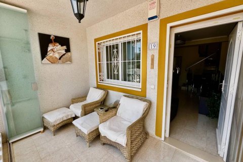 Продажа виллы в Сьюдад Кесада, Аликанте, Испания 2 спальни, 82м2 №183745 - фото 3
