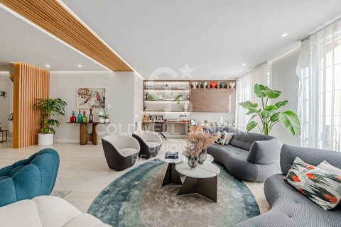 Продажа квартиры в Мадрид, Испания 3 спальни, 284м2 №158449 - фото 5