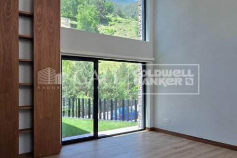House for sale in Principado De Andorra (Ninguna Poblacion Tiene C.P.), Lleida, Spain 4 bedrooms, 490 sq.m. No. 158446 - photo 6