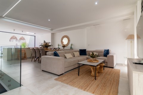 Casa adosada en venta en Puerto De Sagunto, València, España 3 dormitorios, 193 m2 No. 149679 - foto 17