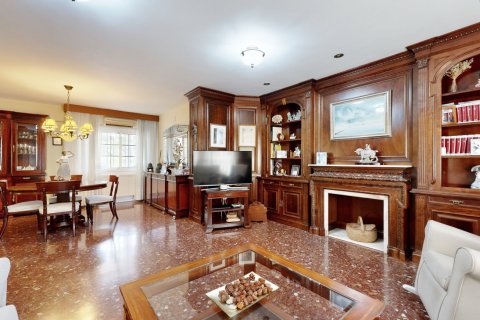 Villa en venta en Paterna, València, España 6 dormitorios, 212 m2 No. 149677 - foto 6