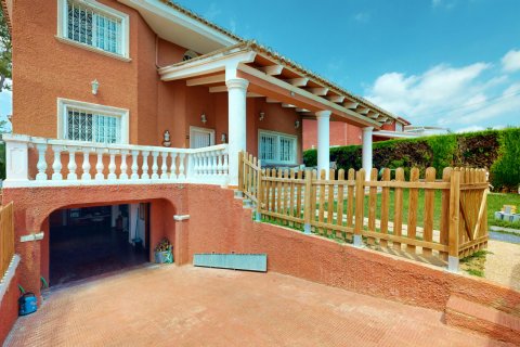 Villa en venta en Paterna, València, España 6 dormitorios, 212 m2 No. 149677 - foto 2