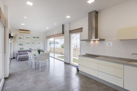 Casa adosada en venta en Montroy, València, España 3 dormitorios, 84 m2 No. 149678 - foto 2