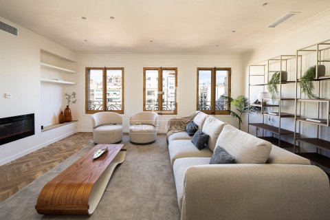 Apartamento en Barcelona, España 3 dormitorios, 162 m2 No. 150613