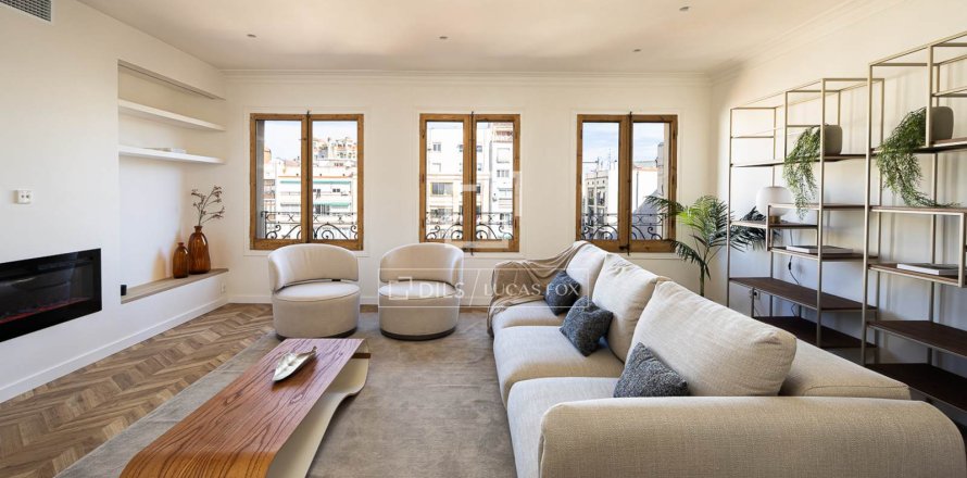 Apartamento en Barcelona, España 3 dormitorios, 162 m2 No. 150613