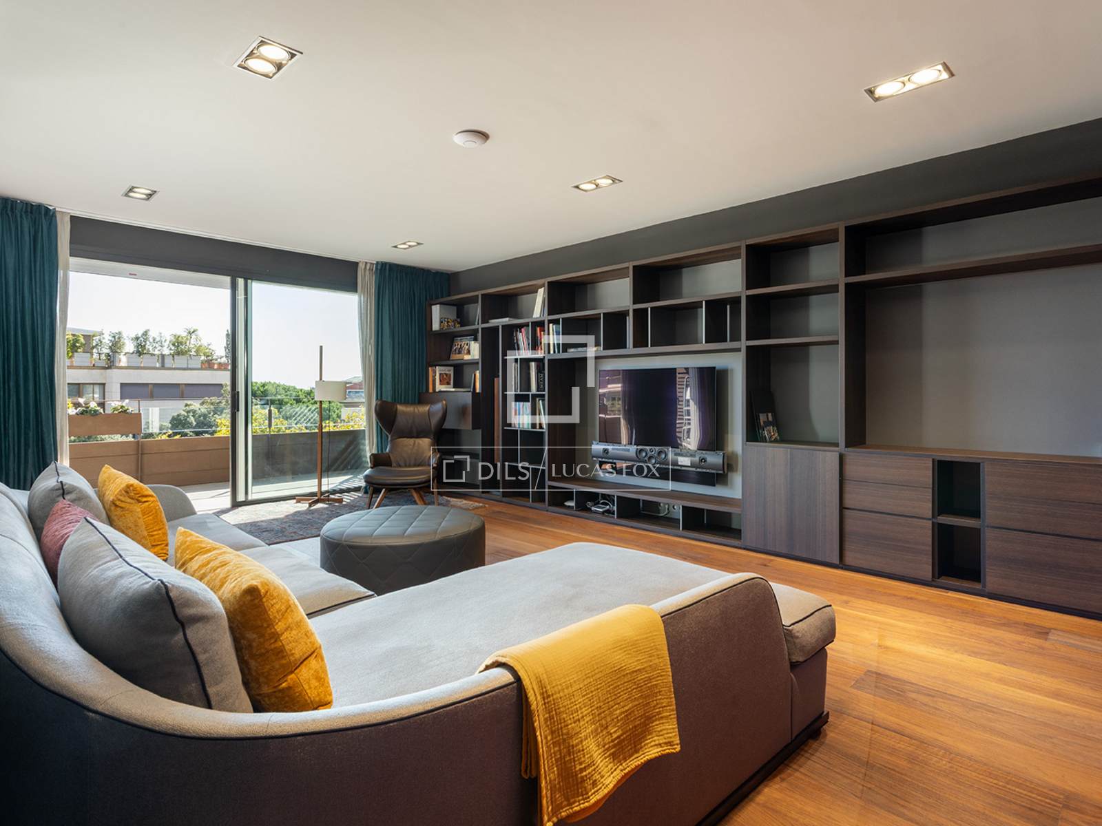 Apartment in Barcelona, Spain 2 bedrooms, 115 sq.m. No. 150612