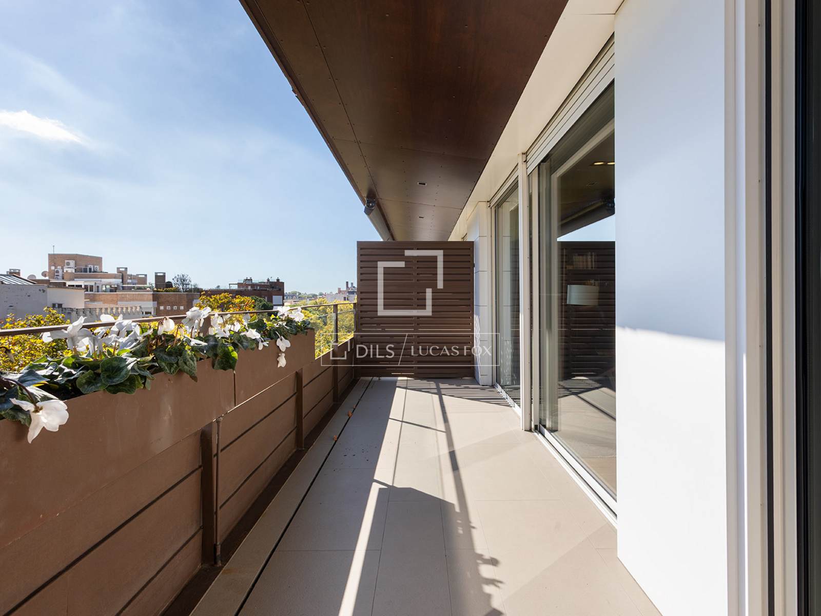 Apartment in Barcelona, Spain 2 bedrooms, 115 sq.m. No. 150612