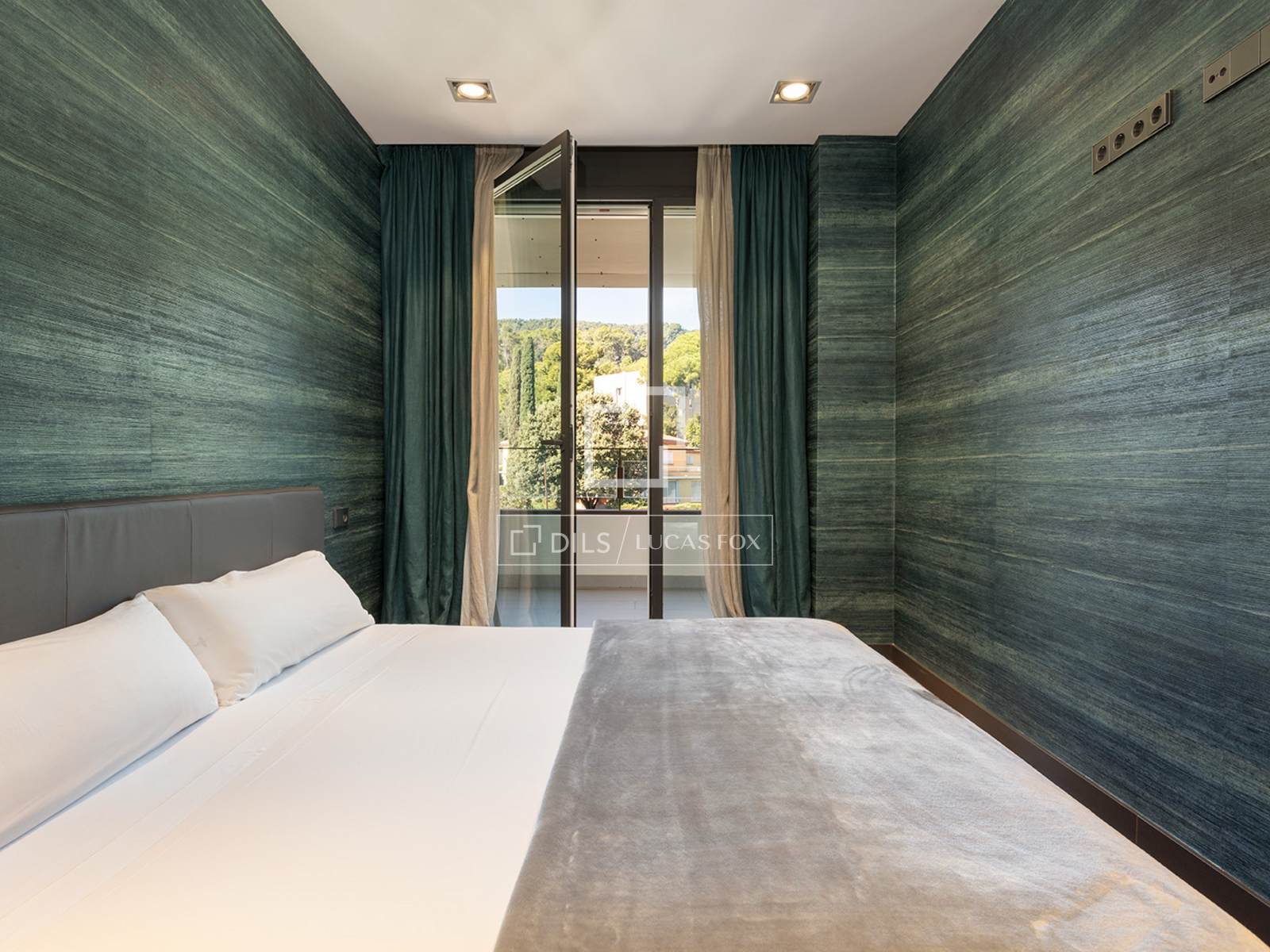 Apartment in Barcelona, Spain 2 bedrooms, 115 sq.m. No. 150612