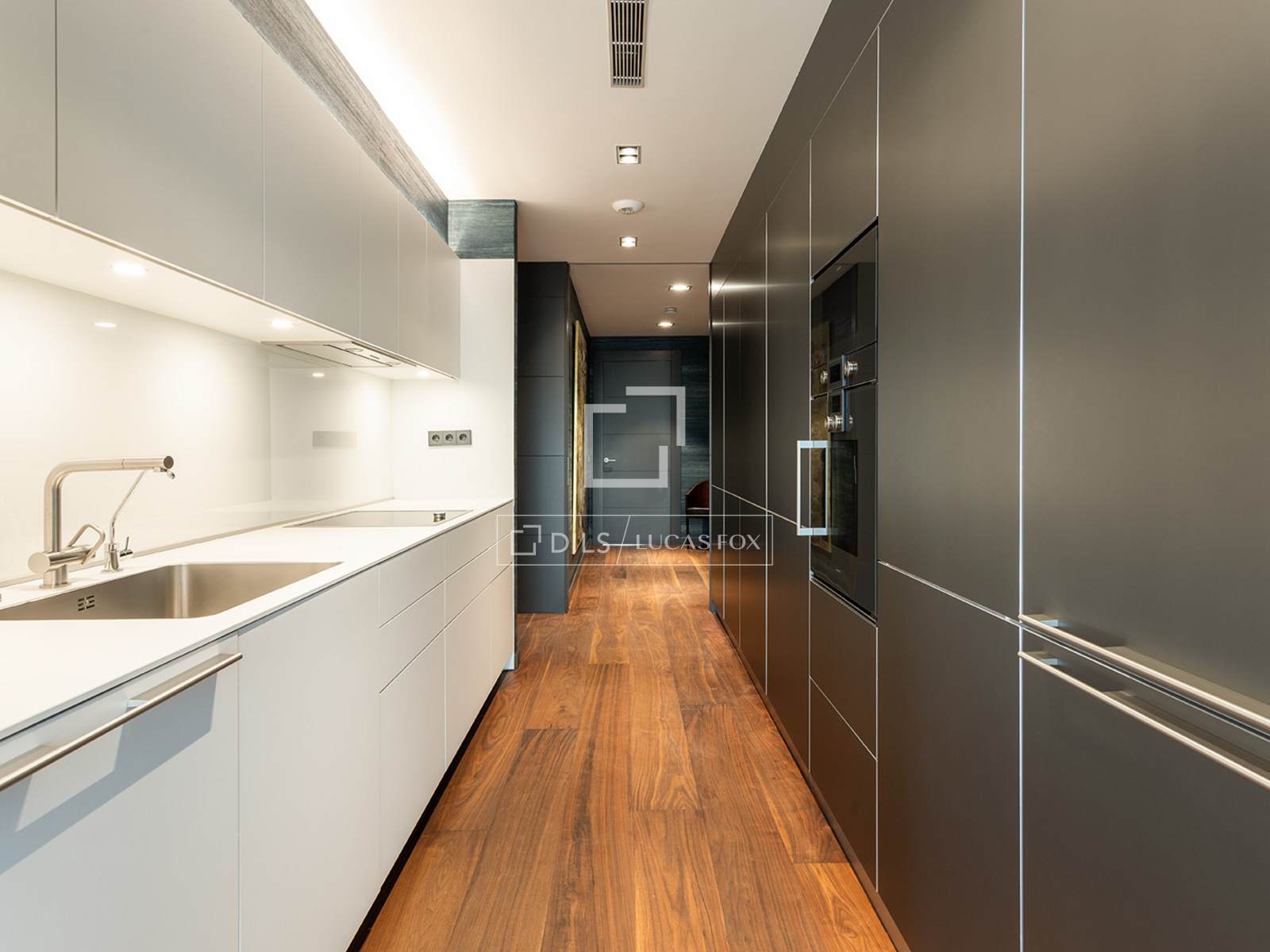 Apartment in Barcelona, Spain 2 bedrooms, 115 sq.m. No. 150612
