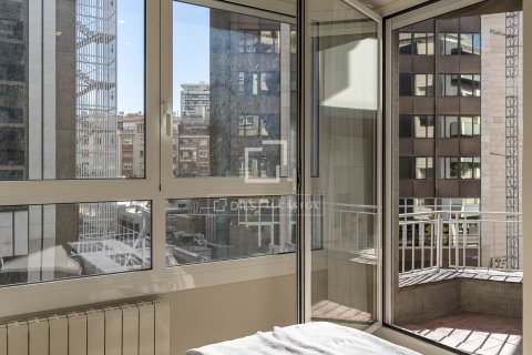Apartamento en venta en Barcelona, España 3 dormitorios, 105 m2 No. 150614 - foto 11