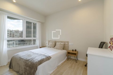 Apartamento en venta en Barcelona, España 3 dormitorios, 105 m2 No. 150614 - foto 12