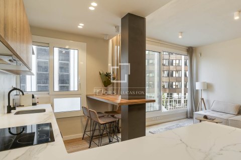 Apartamento en venta en Barcelona, España 3 dormitorios, 105 m2 No. 150614 - foto 4