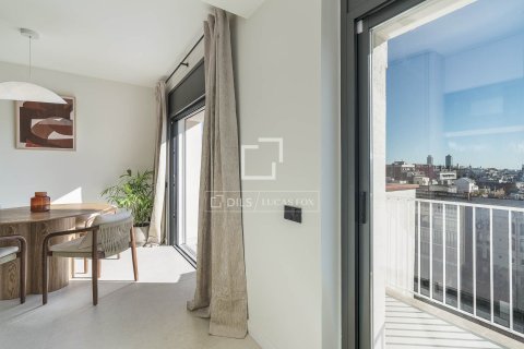 Apartamento en venta en Barcelona, España 3 dormitorios, 73 m2 No. 150608 - foto 5