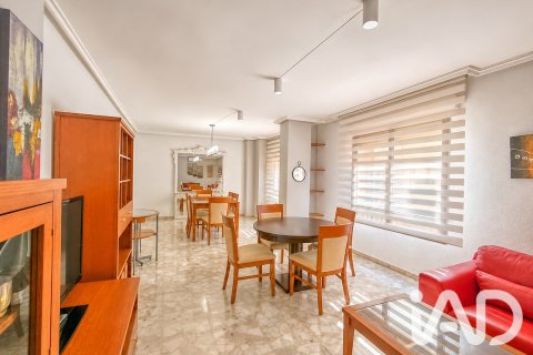 Apartment à vendre à Alicante, Espagne, 4 chambres, 140 m2 No. 187874 - photo 3