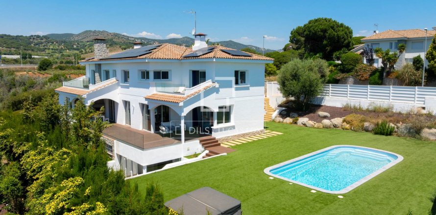 Villa a Alella, Barcelona, Spagna 6 camere da letto, 602 mq. N° 192550