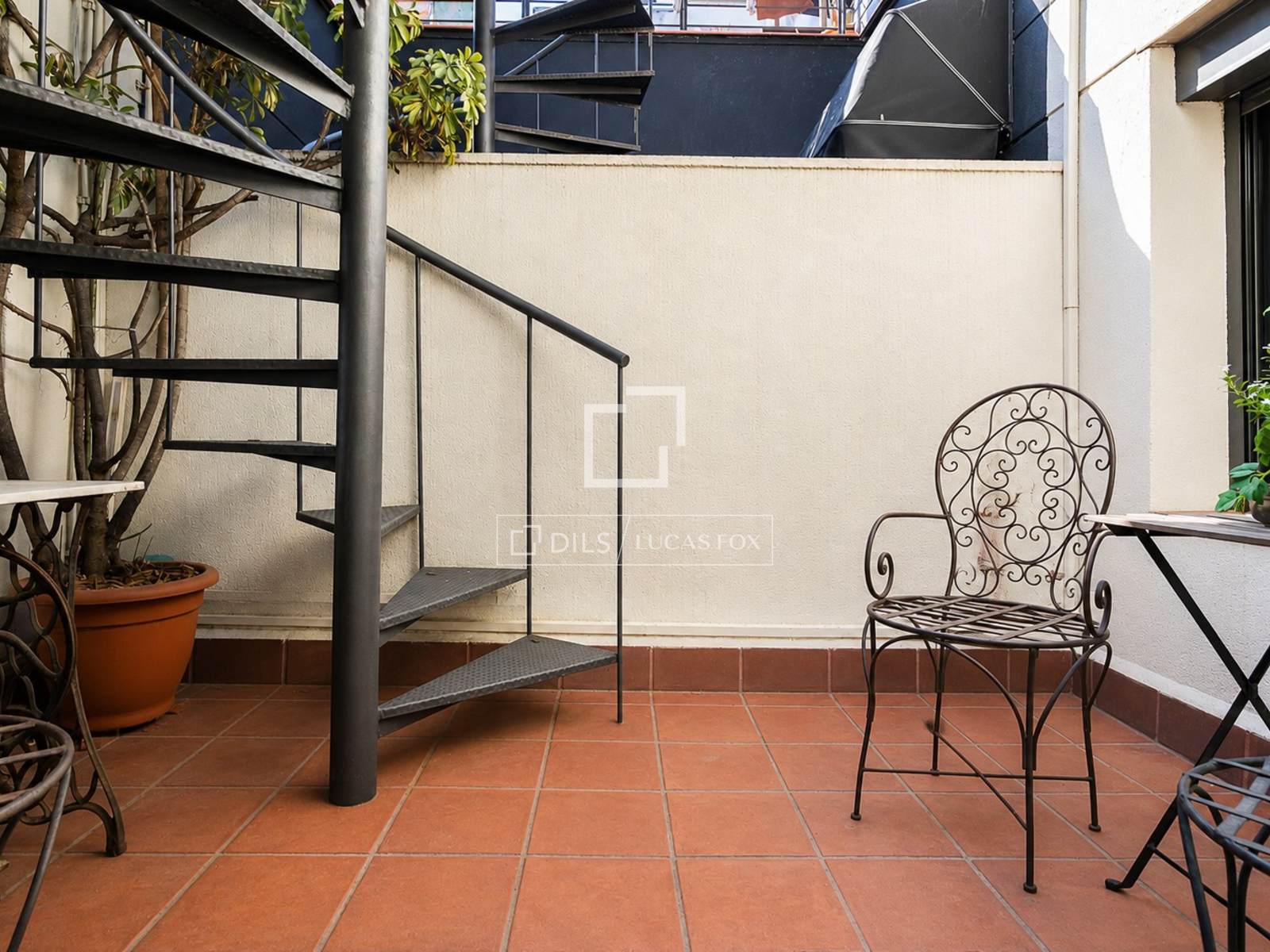 Kattohuoneisto Barcelona, Espanja 2 makuuhuonetta, 84 m2 No. 192549