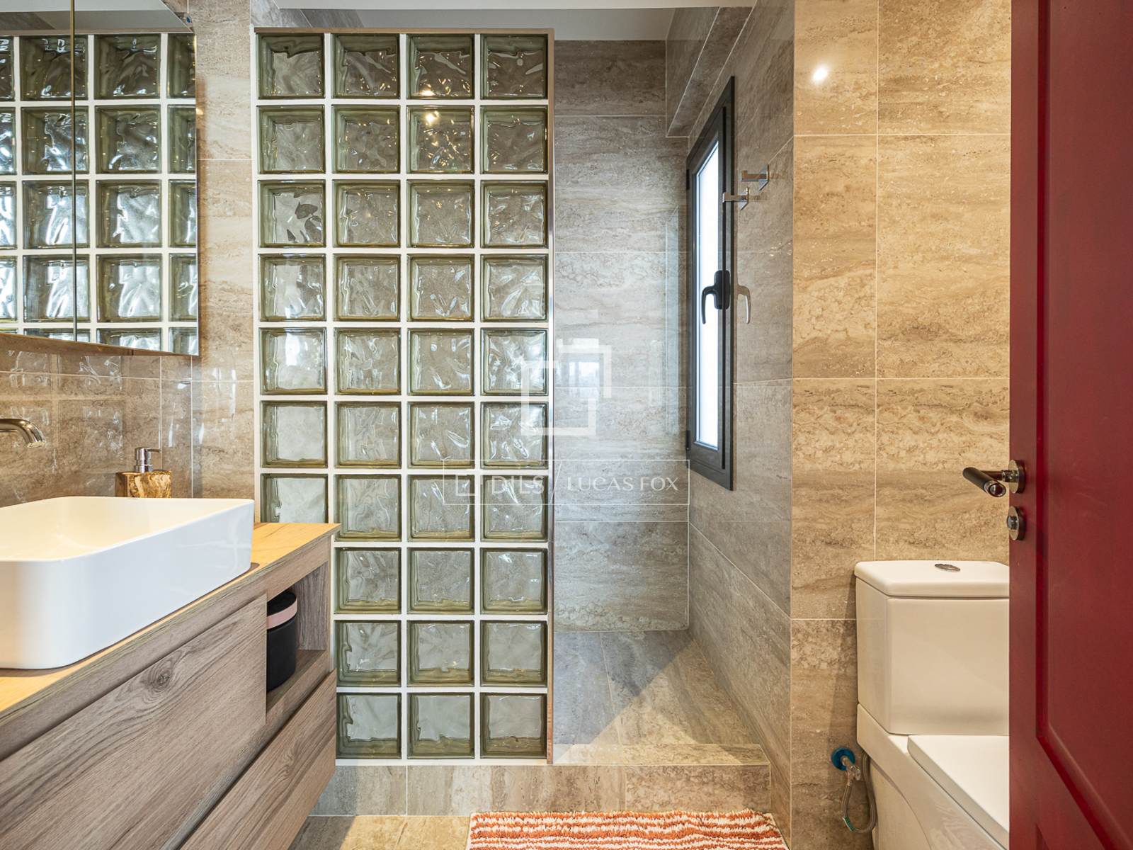 Kattohuoneisto Barcelona, Espanja 2 makuuhuonetta, 84 m2 No. 192549