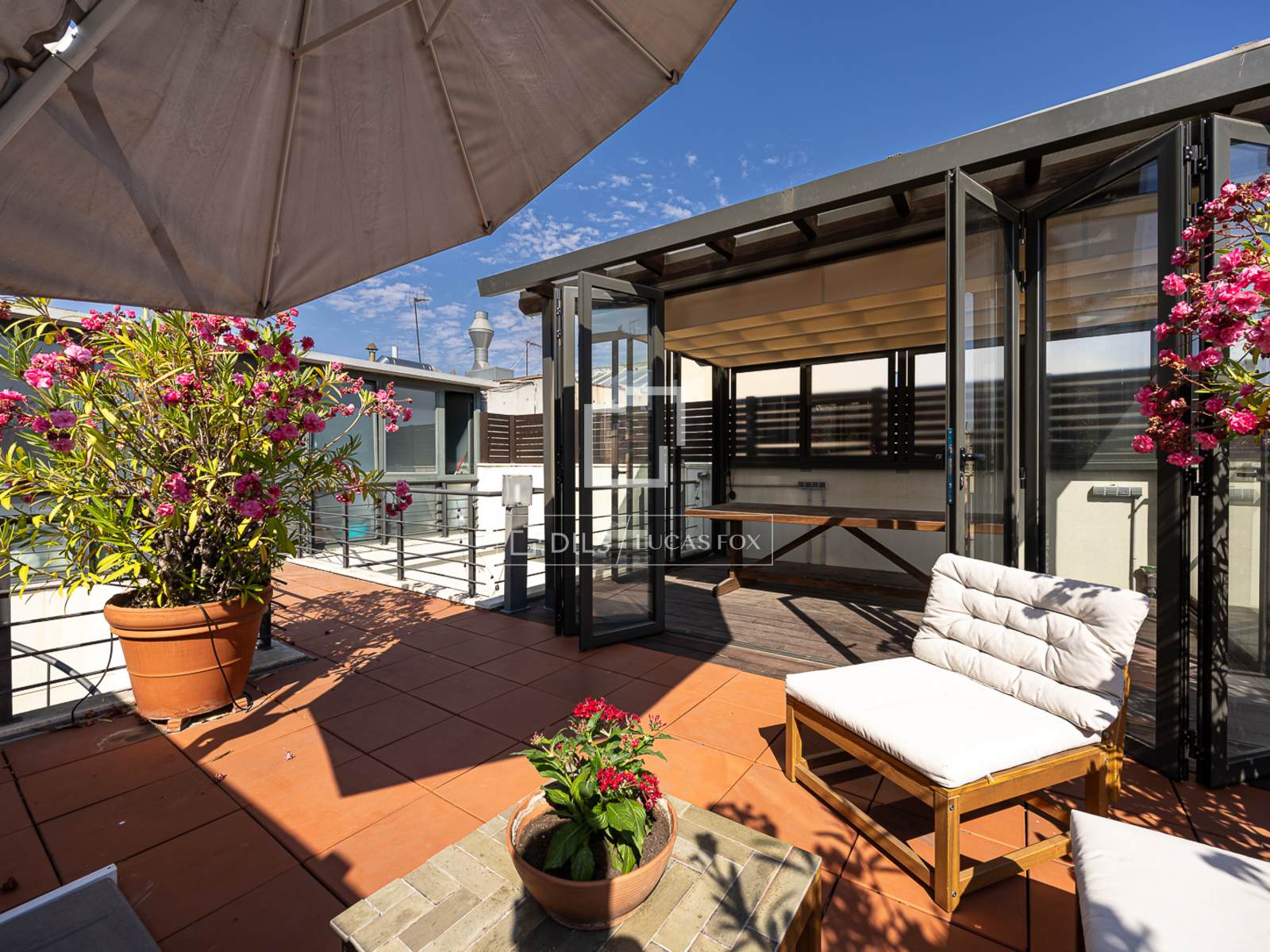 Kattohuoneisto Barcelona, Espanja 2 makuuhuonetta, 84 m2 No. 192549