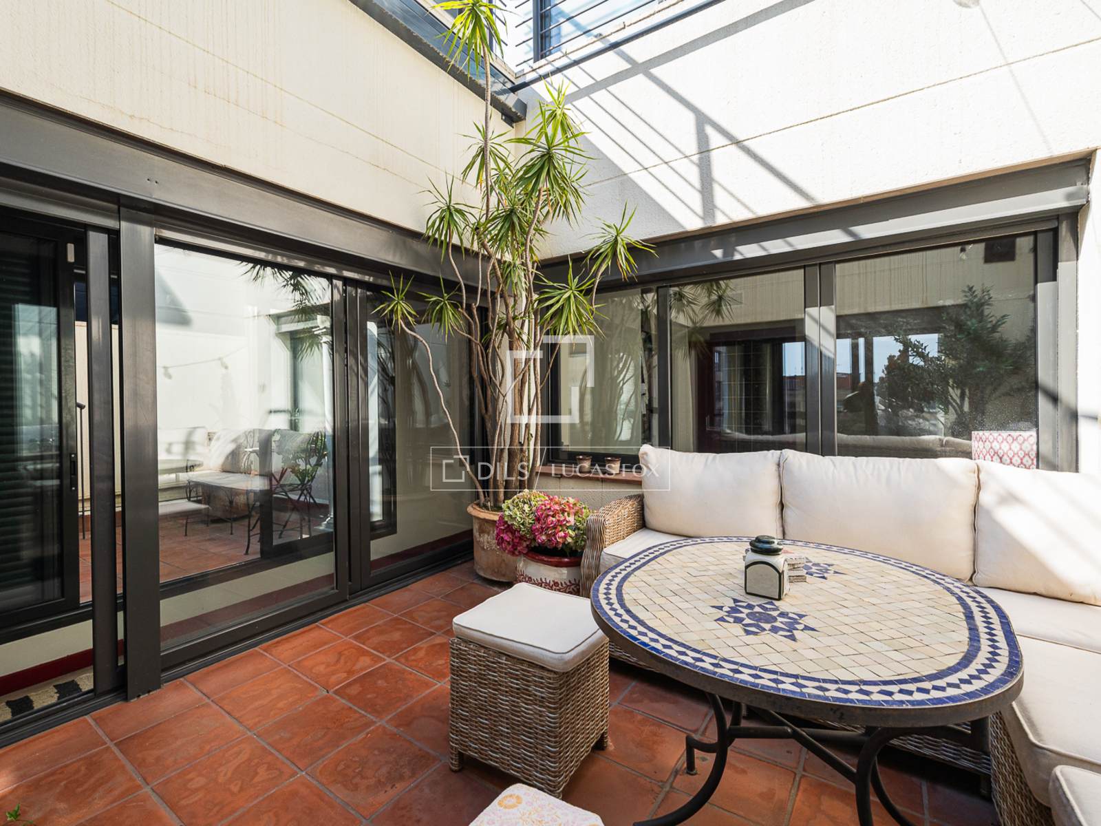 Kattohuoneisto Barcelona, Espanja 2 makuuhuonetta, 84 m2 No. 192549