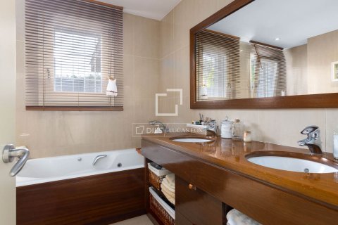 Villa in vendita a Sant Vicenc De Montalt, Barcelona, Spagna 4 camere da letto, 229 mq. N° 192551 - foto 17