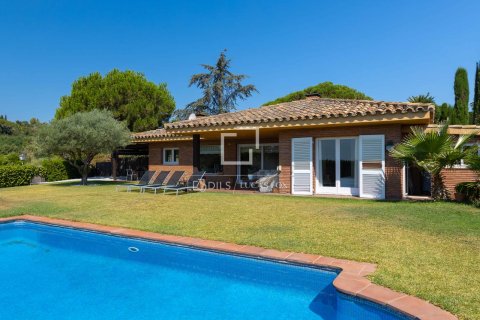 Villa a Sant Vicenc De Montalt, Barcelona, Spagna 4 camere da letto, 229 mq. N° 192551