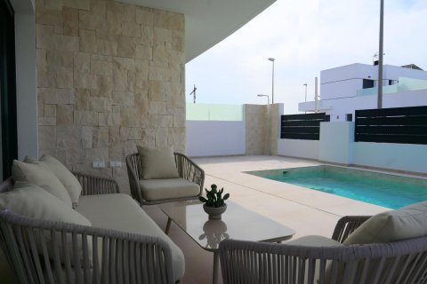 Villa till salu Dolores, Alicante, Spanien 3 sovrum, 133 kvm. Nr. 100107 - foto 10