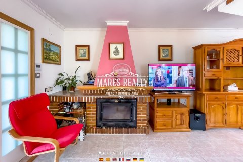 Huvila myytävänä Tordera, Barcelona, Espanja, 5 makuuhuonetta, 260 m2 No. 113233 - kuva 2