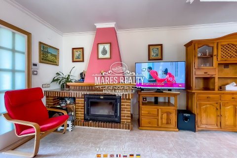Huvila myytävänä Tordera, Barcelona, Espanja, 5 makuuhuonetta, 260 m2 No. 113233 - kuva 4