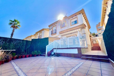 House à vendre Torrevieja, Alicante, Espagne, 3 chambres, 101 m2 No. 133102 - photo 1