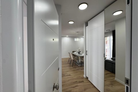 Продажа квартиры в Торревьеха, Аликанте, Испания 3 спальни, 100м2 №133099 - фото 2