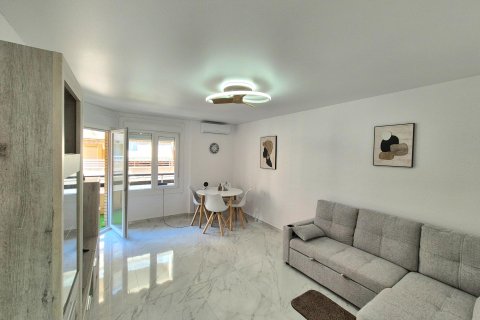 Apartment for sale Torrevieja, Alicante, Spain 2 bedrooms, 90 sq.m. No. 133096 - photo 1