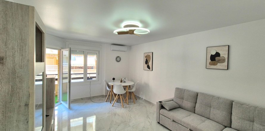 Apartment Torrevieja, Alicante, Spain 2 bedrooms, 90 sq.m. No. 133096