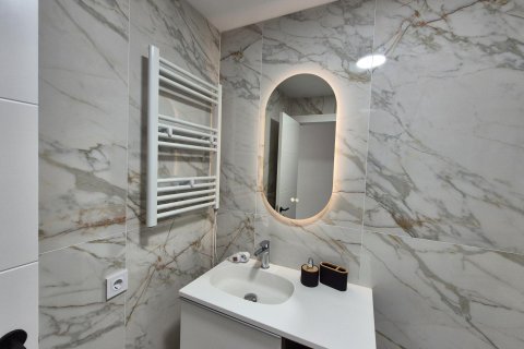 Apartment for sale Torrevieja, Alicante, Spain 2 bedrooms, 90 sq.m. No. 133096 - photo 12