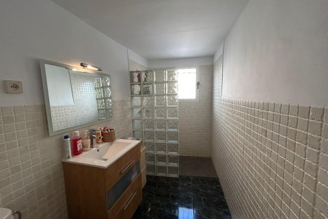 House for sale in Polop, Alicante, Spain 3 bedrooms, 242 sq.m. No. 165807 - photo 11