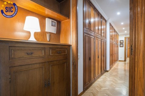 Apartment à vendre Valencia, Espagne, 4 chambres, 174 m2 No. 133349 - photo 9
